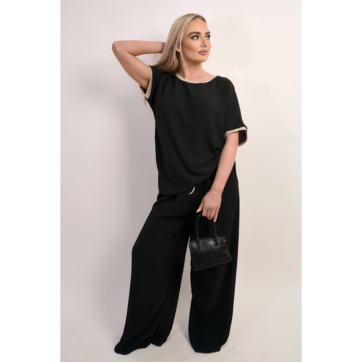 Shiny Trim Short-Sleeved Top