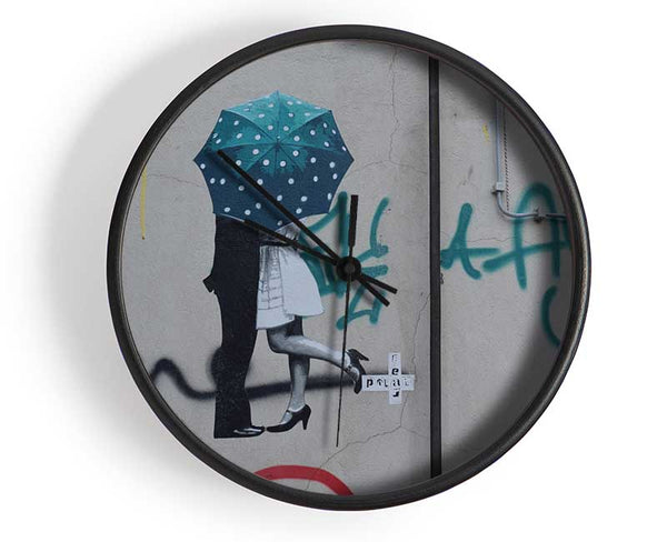 Kissing under the umbrella graffiti Clock - Wallart-Direct UK