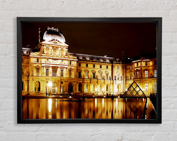 Paris, die Lichter des Louvre bei Nacht