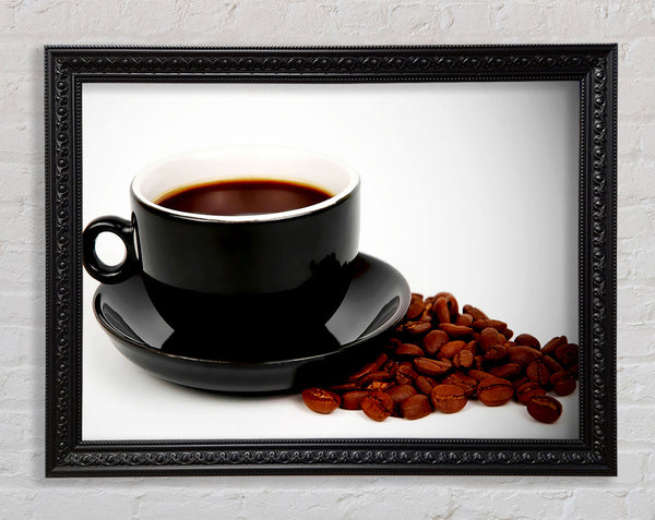 Schwarzer Kaffee mit Bohnen