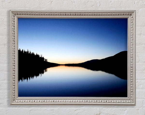 Reflexionen am blauen See