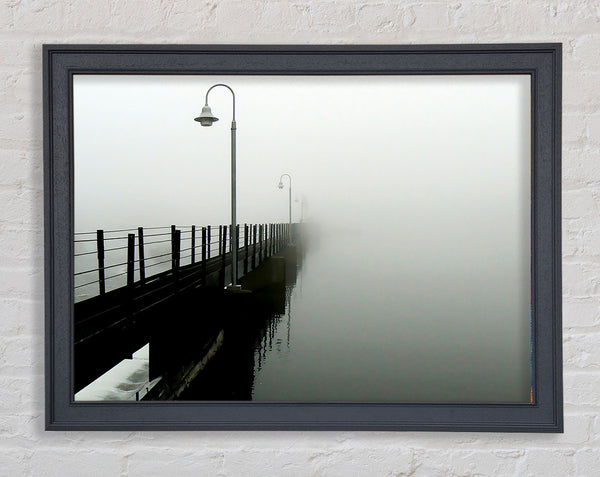 Nebliger Ozeanpier