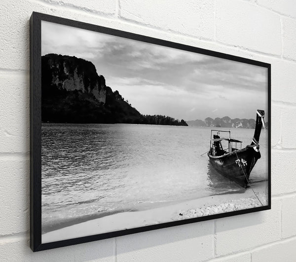 Desert Island Sailboat B n W