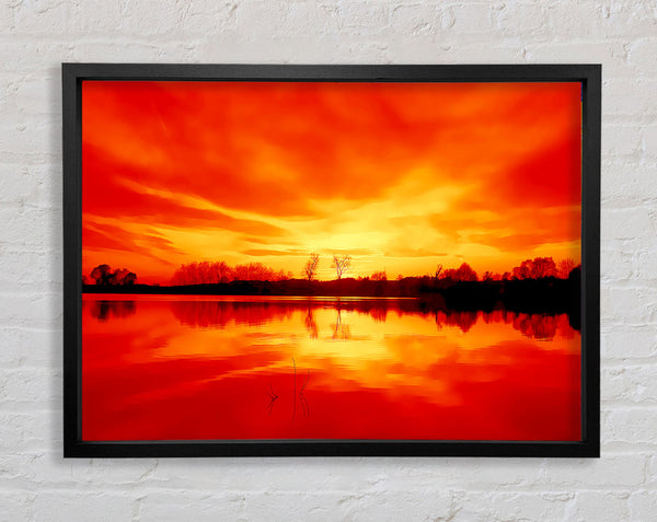 Atemberaubender See bei Sonnenuntergang Orange