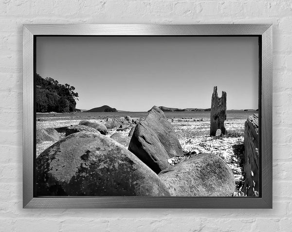Bolders Of The Seas B und W