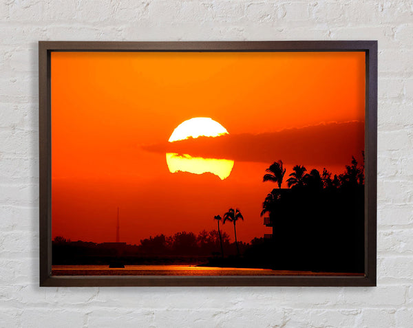 Riesige runde Sonne am Himmel