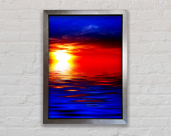 Elektrischer blauer Sonnenuntergang am Ozean