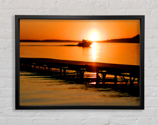 Anlegestelle bei Sonnenuntergang in Pfirsich