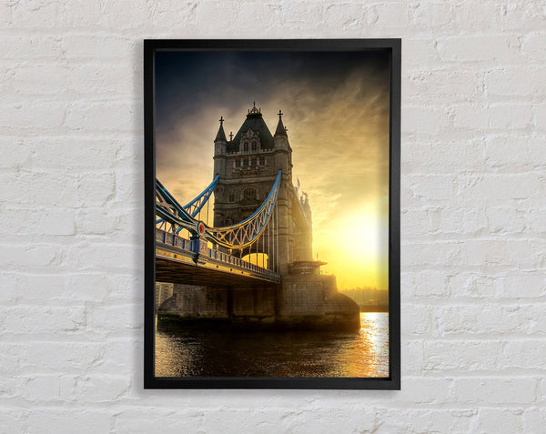 Atemberaubender Sonnenuntergang über der Tower Bridge