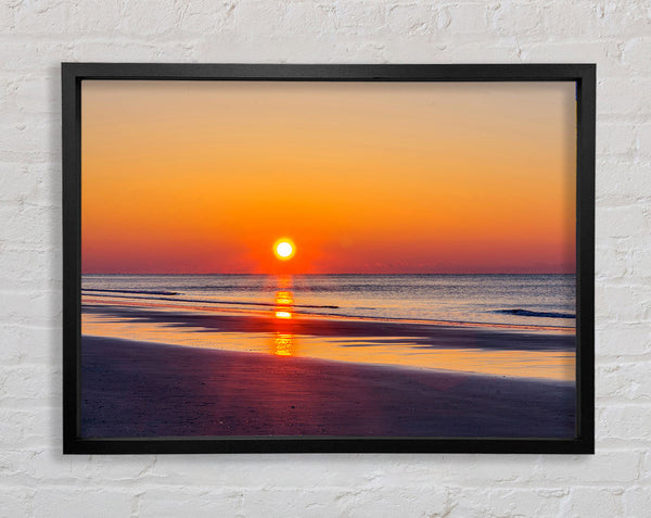 Durchdringendes orangefarbenes Sonnenfeuer