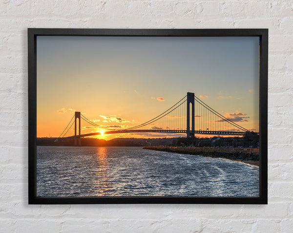 Mit Blick auf die Brücke über dem Meer