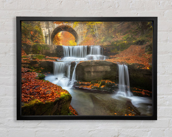 Wasserfall unter der Brücke