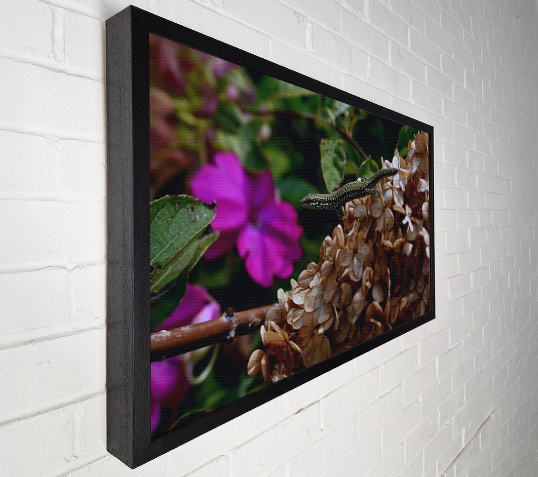  A Canvas Print of Brown Flower Lizard Canvas Wall Art