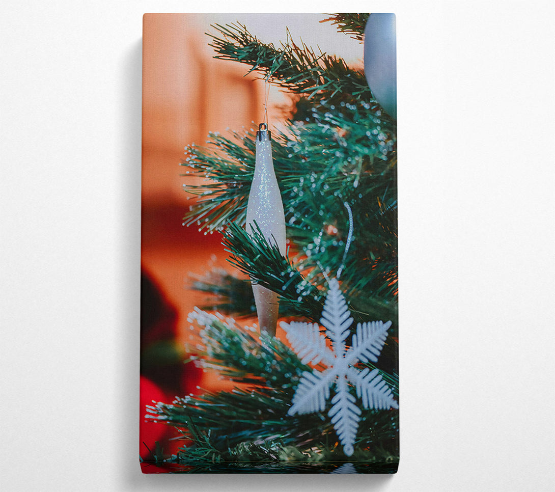  A Canvas Print of Green And White Ornament Canvas Wall Art