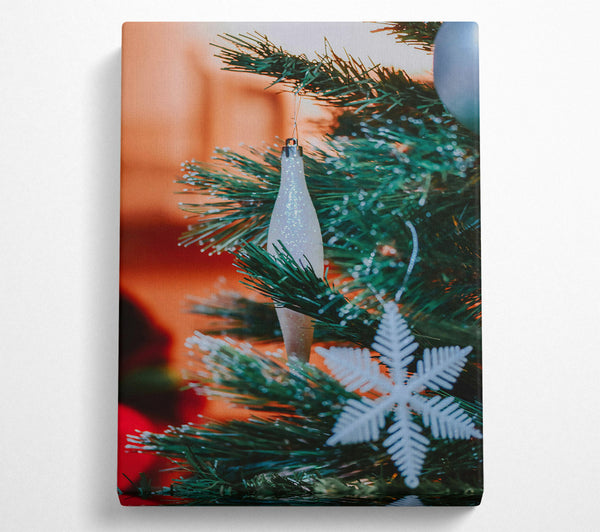  A Canvas Print of Green And White Ornament Canvas Wall Art