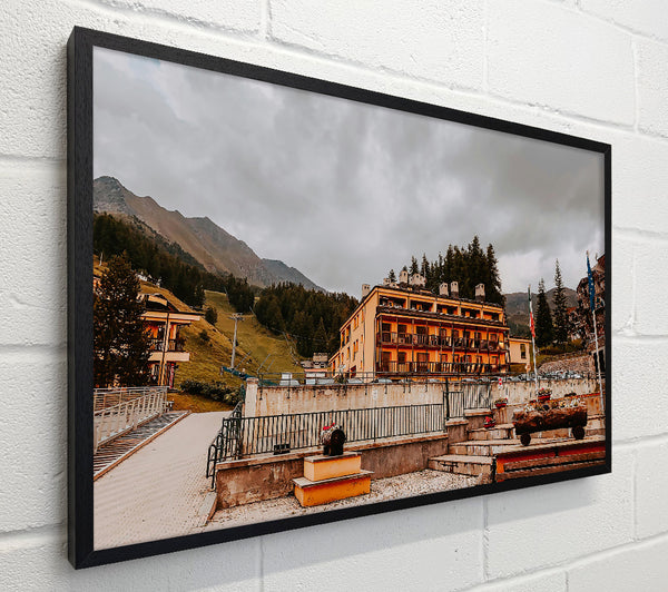 The Orange Mountain Lodge