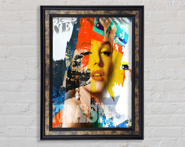 Marilyn Monroe Contrast Framed Print
