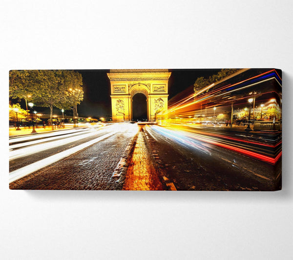 Arc De Triomphe bei Nacht