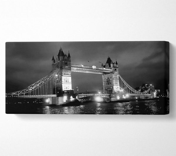 London Bridge bei Nacht B N W