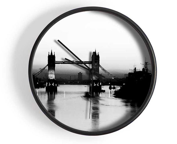 London Bridge B n W Clock - Wallart-Direct UK