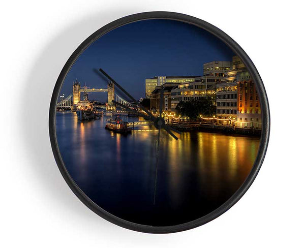 London Bridge Hospital At Night Clock - Wallart-Direct UK