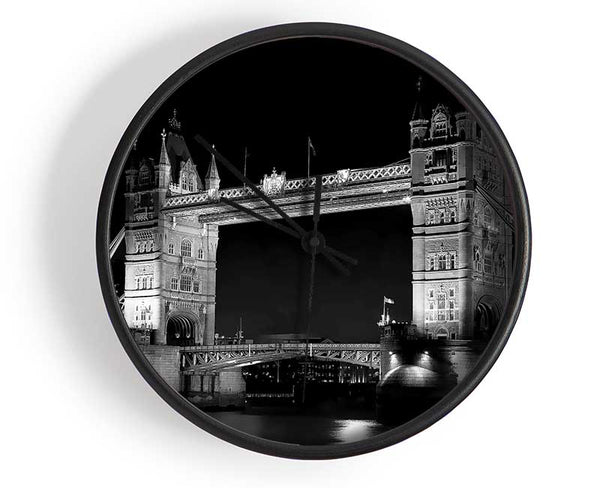 London Bridge Retro B n W Clock - Wallart-Direct UK