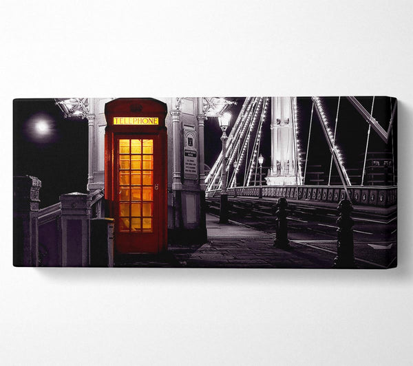 Telefonzelle London Bridge, Rot, B n W