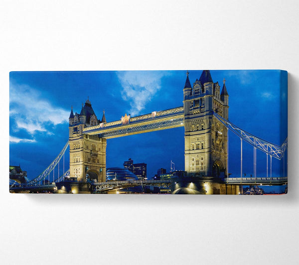 London Tower Bridge blauen Nachthimmel