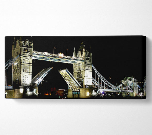 Nachteröffnung der London Tower Bridge
