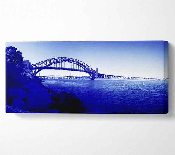 Atemberaubendes Blau der Sydney Harbour Bridge