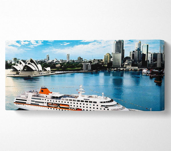 Kreuzfahrtschiff im Hafen von Sydney