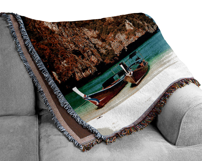 Paradise Island Monuments Woven Blanket