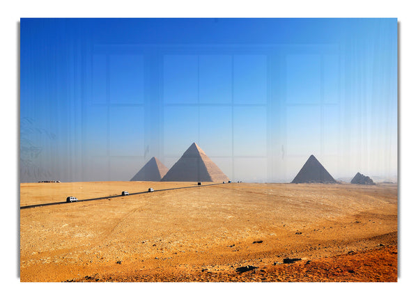 Pyramiden in der Ferne ethnische