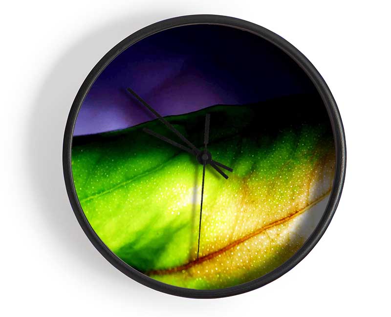 Vibrant Green Leaf Light Clock - Wallart-Direct UK