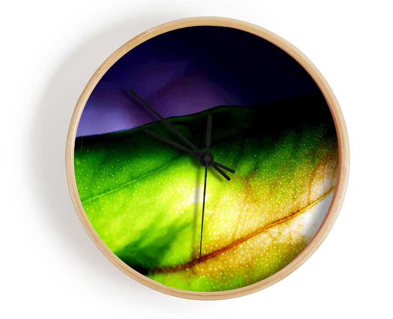 Vibrant Green Leaf Light Clock - Wallart-Direct UK