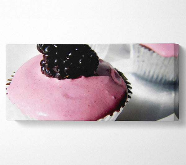 Brombeer-Cupcake