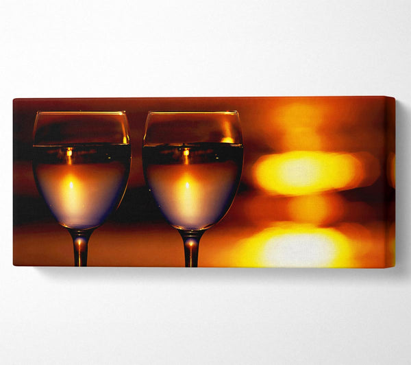 Weinliebhaber bei Sonnenuntergang