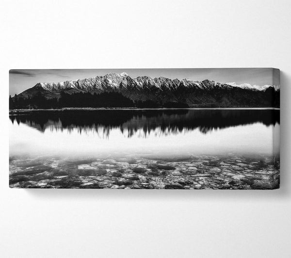 Gebirgskamm Monochrom