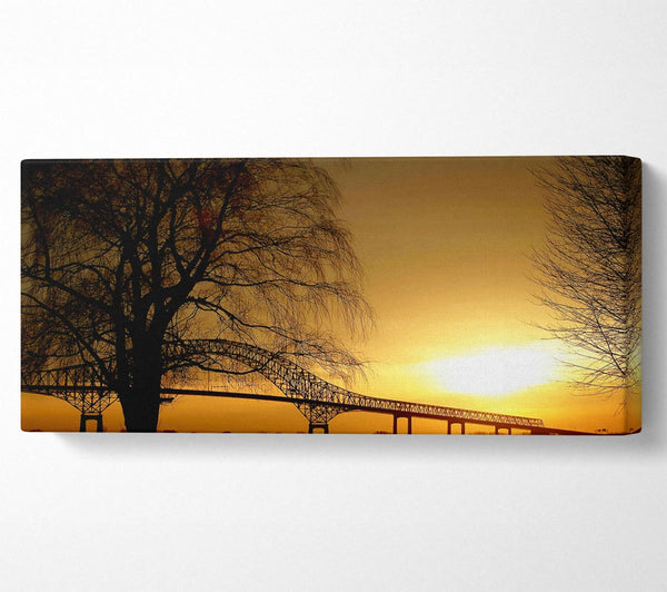 Brücke über den gelben Wintersee