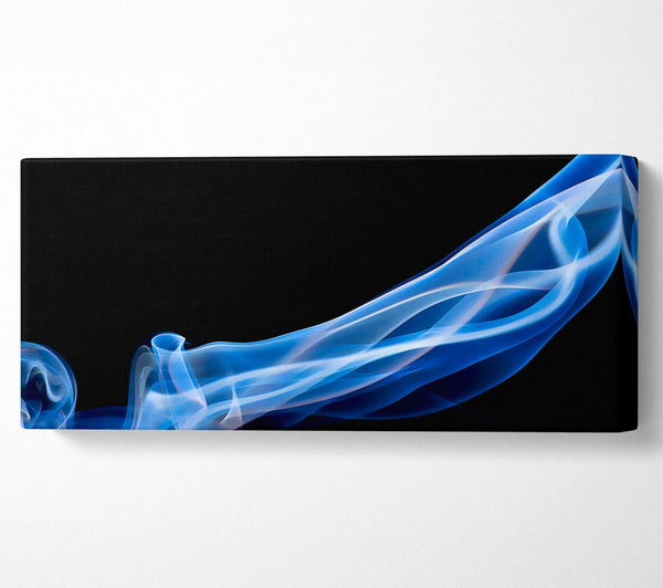 Blauer Rauch auf Schwarz