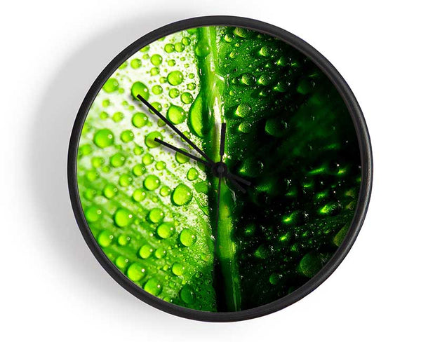 Green Leaf Dew Drop Clock - Wallart-Direct UK
