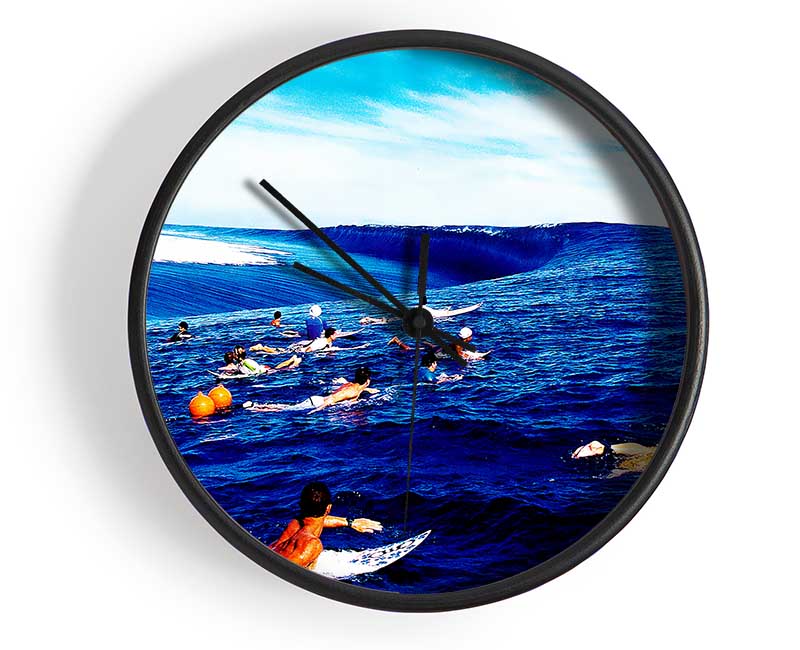 Surfers Hunt For The Ultimate Wave Clock - Wallart-Direct UK