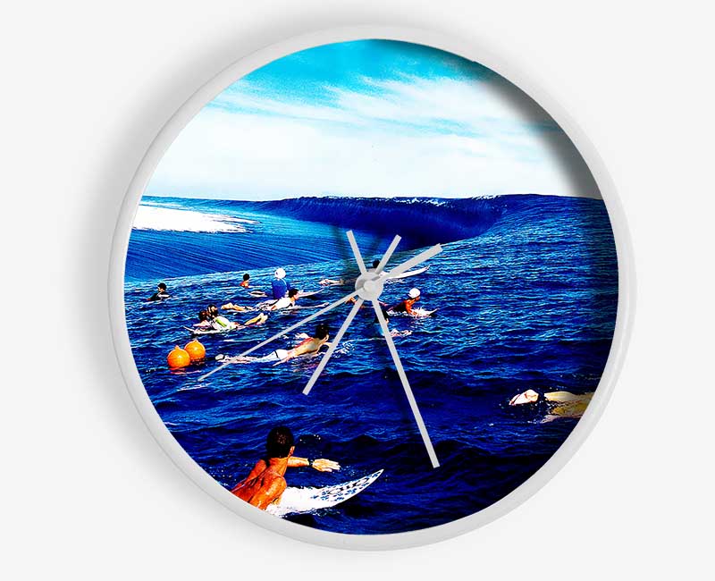 Surfers Hunt For The Ultimate Wave Clock - Wallart-Direct UK