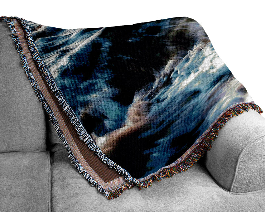 Ocean Waves Movement Woven Blanket
