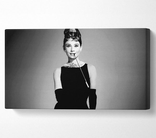 Audrey Hepburn Zigarette Frühstück bei Tiffany