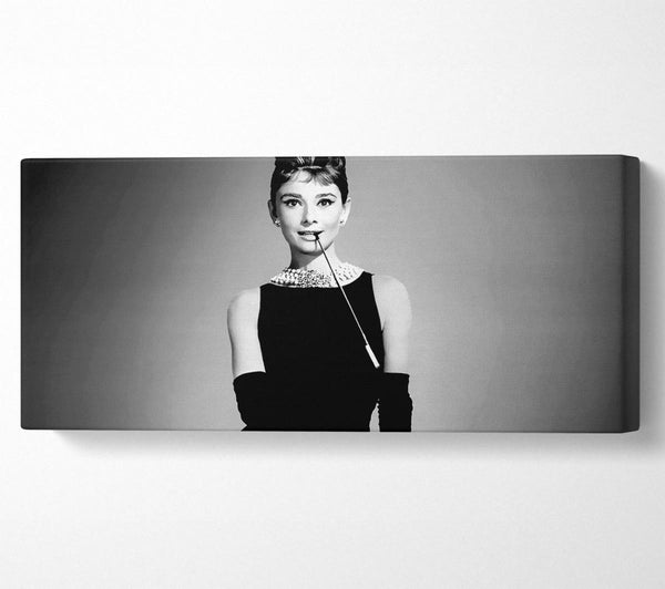 Audrey Hepburn Zigarette Frühstück bei Tiffany