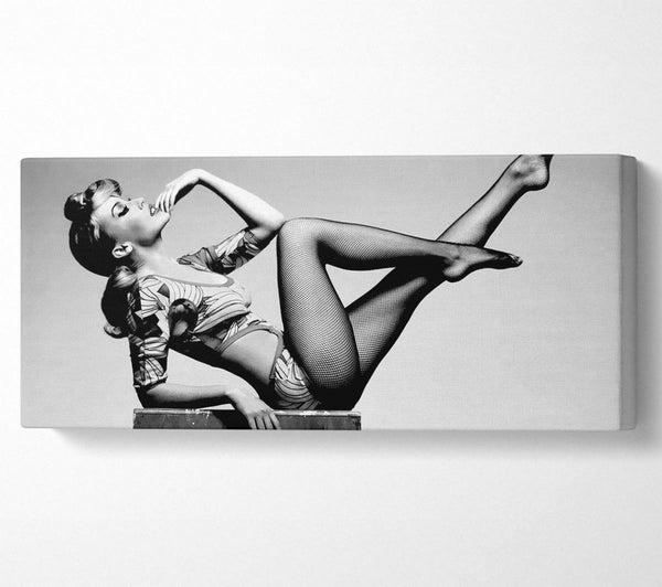 Kylie Minogue Beine B n W