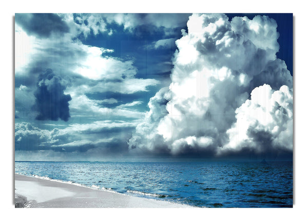 Bewölkter Himmel am Meer