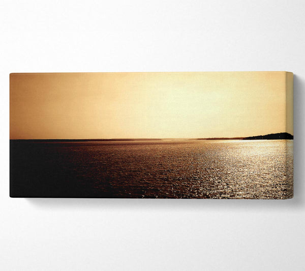 Sonnenschein glitzert auf dem Ozean