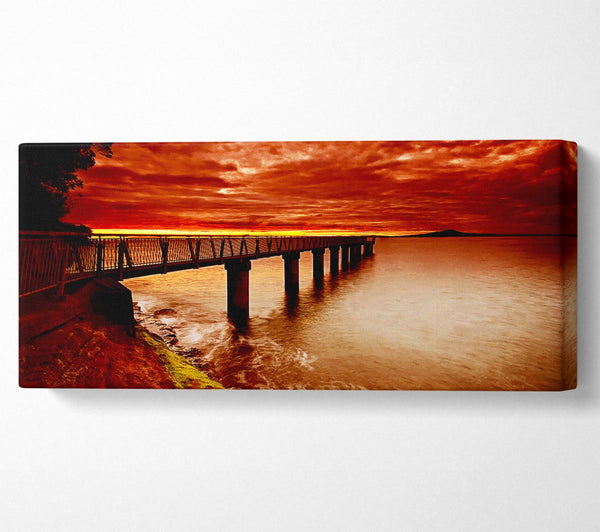 Brücke über den Ozean Orange
